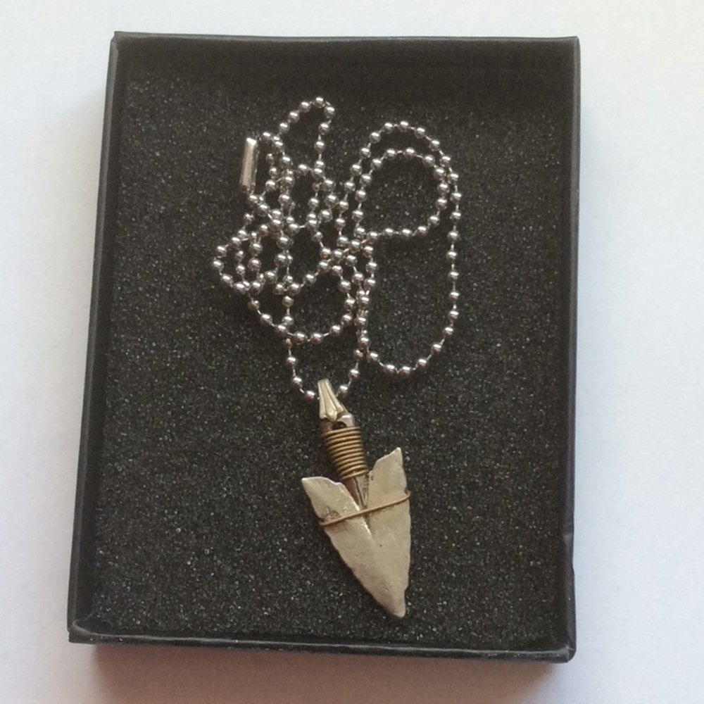 ARROW HEAD NECKLACE